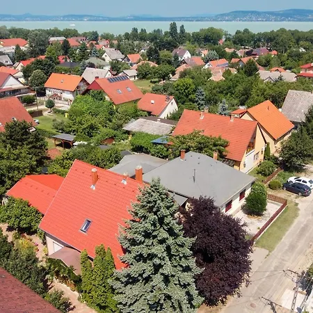 Tatil Evi Arnyas Vendeghaz, Fuege
