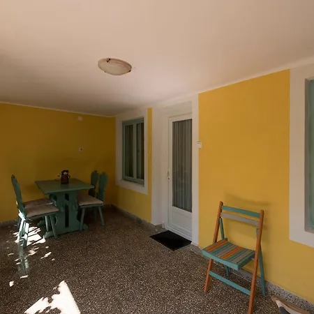 Arnyas Vendeghaz, Fuege * Balatonboglár