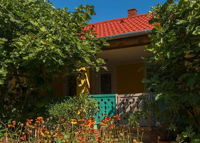 Arnyas Vendeghaz, Fuege Balatonboglár